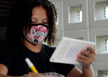 Ano letivo da rede municipal começa de forma remota nesta segunda em Manaus