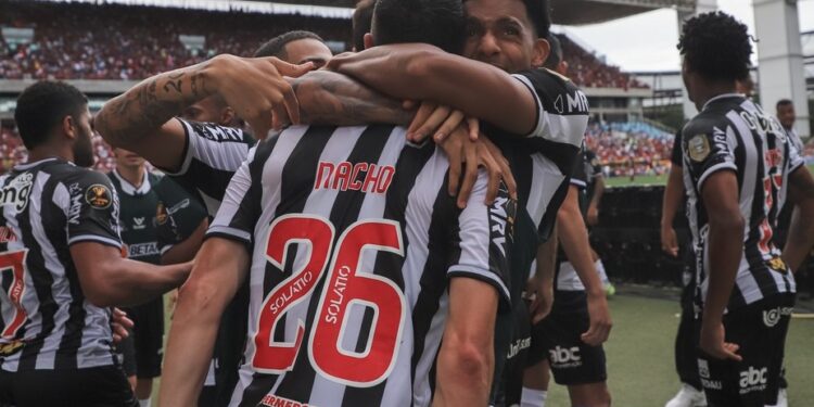 Atlético-MG bate Flamengo nos pênaltis e se consagra campeão da Supercopa