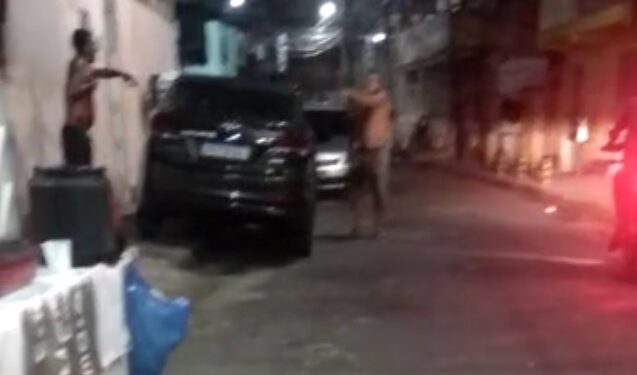 VÍDEO: Homem leva chifre e se vinga dando terçadadas em ‘Ricardão’
