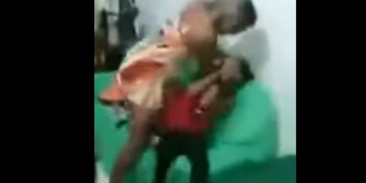 Vídeo: travesti espanca o marido após descobrir que era traída com amiga
