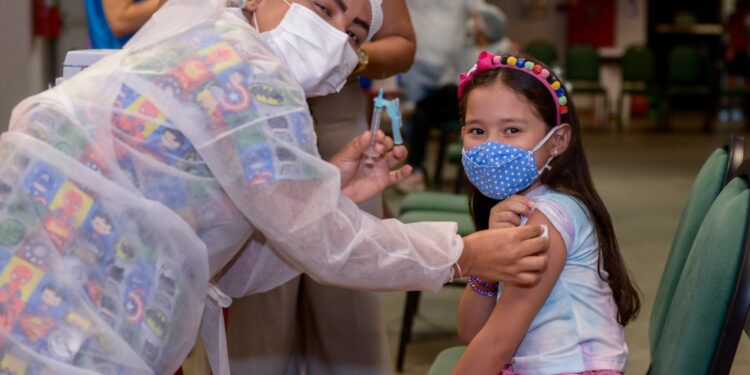 Covid-19: Vacinação em crianças é intensificada neste sábado (12) em Manaus