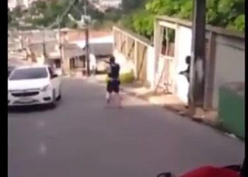 Vídeo: Operação faz população confundir PMs à paisana com ‘traficantes’ em Manaus