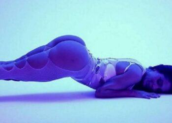 No topo da parada – Anitta chega ao 1º lugar mundial com Envolver; veja o clipe