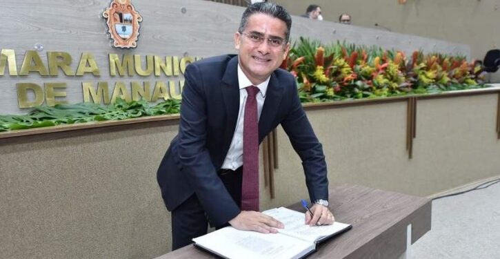 David Almeida anuncia data para fim da exigência do uso de máscaras em locais abertos