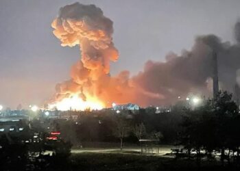 Tanques, blindados e artilharia russa cerca Kiev e prepara ofensiva mortal contra ucranianos  