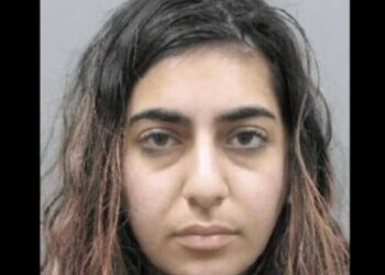 EITA! Mulher esfaqueia homem durante sexo para vingar morte de general