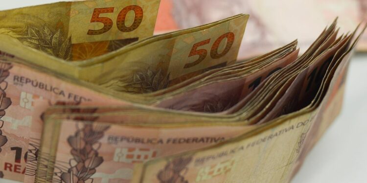 Neste sábado nascidos a partir de 1984 podem sacar dinheiro esquecido em bancos