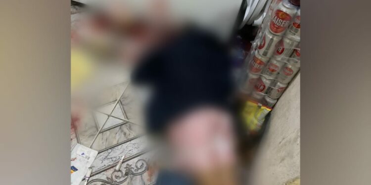 Dona de bar é baleada na cabeça e homem é morto após ser perseguido por criminosos, no Cidade de Deus