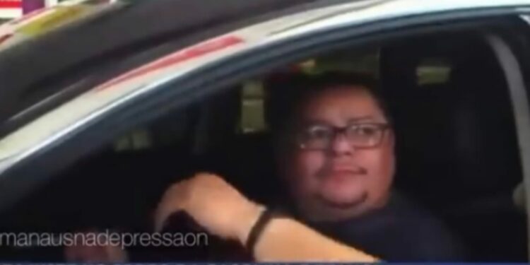 Amazonense vira meme ao dizer que não liga para o preço da gasolina: “Por mim pode chegar até R$ 10”