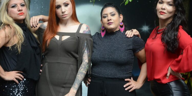 Finalizando o mês das mulheres Divas, de lindas vozes, ecoam canções de sucesso