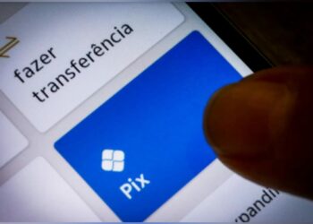 Golpistas se passam por membros de facções criminosas para extorquir vítimas via PIX, em Manaus