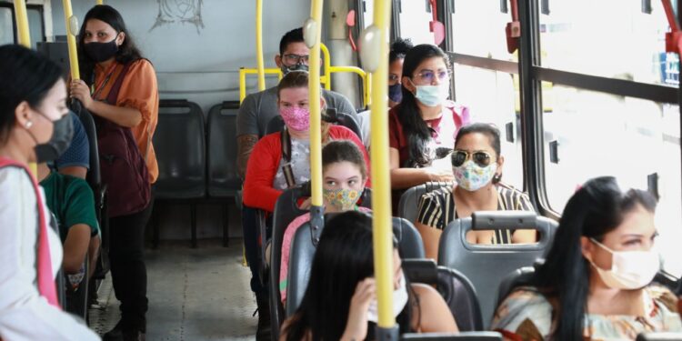 Prefeitura alerta quanto à obrigação do uso de máscara no transporte de Manaus