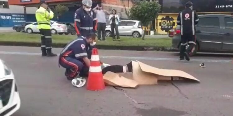 Mulher morre ao ser atropelada por motoqueiro, na Cidade Nova