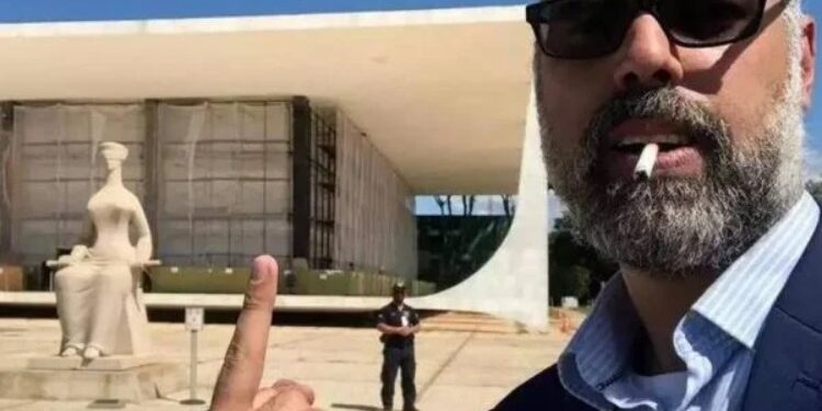 Foragido da Justiça, Allan dos Santos pede ao STF desbloqueio bancário alegando não conseguir se manter nos EUA