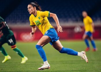 Atacante da Seleção Brasileira, Giovana Queiroz, denuncia Barcelona por assédio