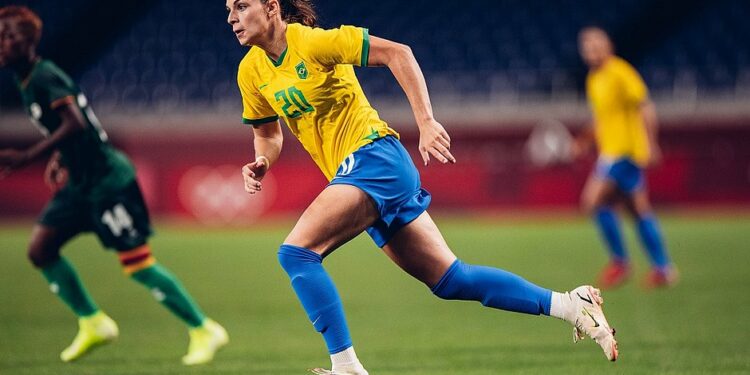 Atacante da Seleção Brasileira, Giovana Queiroz, denuncia Barcelona por assédio