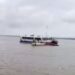 Terror dentro d´água: barco afunda com passageiros em orla