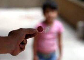 Em Manaus, homem atrai menina de 3 anos com bombom para conseguir estupra-la