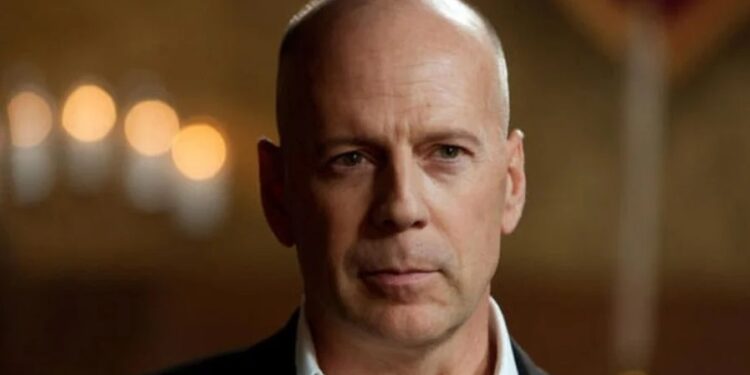 Bruce Willis anuncia fim da carreira de ator após descoberta de doença cerebral