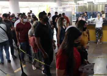 12 mil inscritos fazem as provas do concurso da Polícia Civil no Amazonas neste domingo