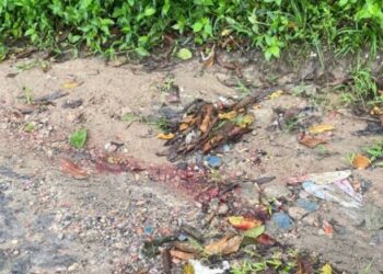 Jovem sai de casa para encontrar amigos e é encontrado morto pela família