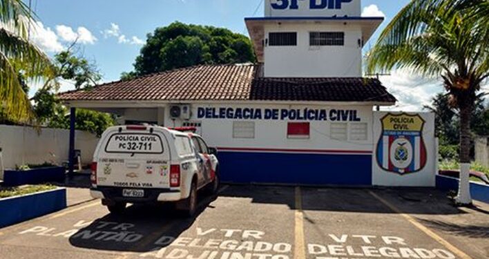Após denúncia, suspeito é preso com arma em comunidade de Iranduba