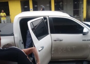 Corpo de homem é encontrado dentro de carro abandonado em Manaus