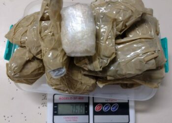 Agente penitenciário é preso ao tentar entrar com drogas dentro de Complexo