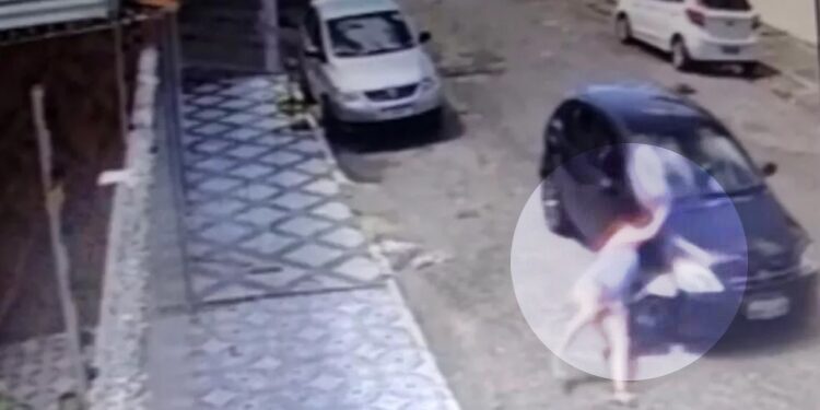 Grávida de 6 meses, mulher é atropelada propositalmente por motorista irresponsável