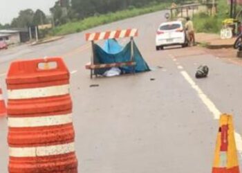 Motociclista morre ao colidir com cavalete de ferro na estrada em Iranduba