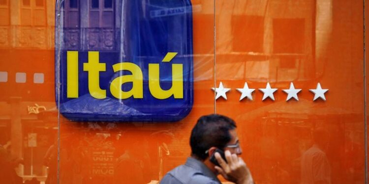 Pane no sistema faz Itaú depositar dinheiro na conta dos clientes por engano
