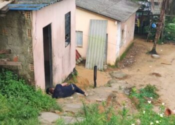 Jovem é sequestrado, baleado e em seguida, jogado em igarapé no bairro Tarumã