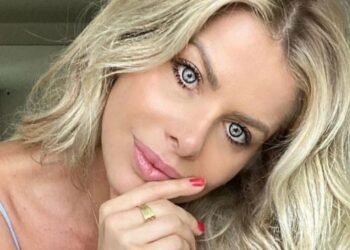 Evangélica, atriz Karina Bacchi revela podres da Globo: orgias e drogas