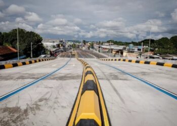 Prefeitura faz interdição temporária de alça do viaduto do Manoa