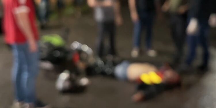 Peritos encontram drogas no bolso de mototaxista executado no Jorge Teixeira