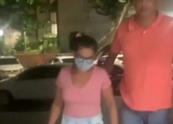 Viúva Negra – Mulher é presa na missa de 7º dia do marido que ela matou queimado