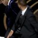 Veja: Will Smith enfia a mão na cara de Chris Rock no Oscar e leva estatueta de melhor marido