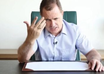 VÍDEO: pastor cego usa nome de Paulo Guedes para aplicar golpe milionário em fiéis