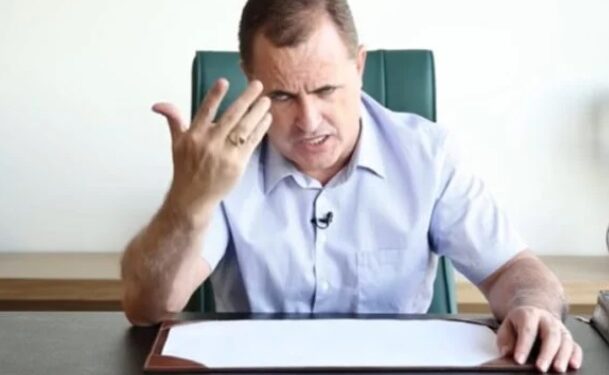 VÍDEO: pastor cego usa nome de Paulo Guedes para aplicar golpe milionário em fiéis