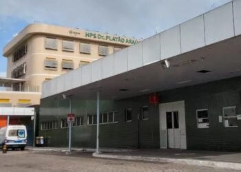 Pai e filho são baleados no meio da rua em Manaus