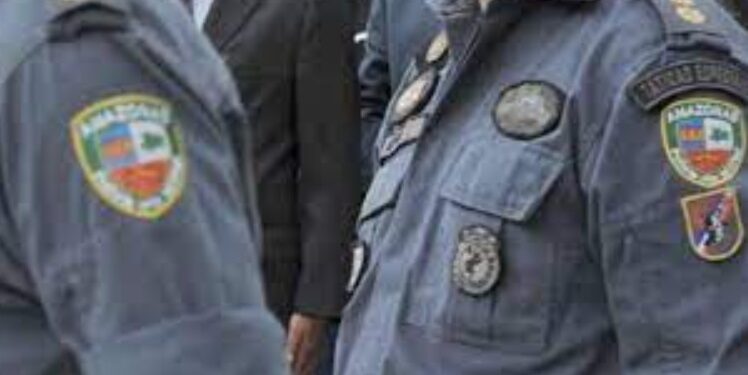 Policial militar é preso após atirar em pai de aluno do Colégio Militar, em Manaus