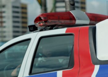 EITA! Empregado é preso em motel com travesti após sumir com cartão e carro do chefe