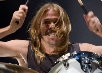 Taylor Hawkins, baterista do Foo Fighters, morreu de overdose: ‘maconha, remédios e heroína’