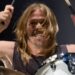 Taylor Hawkins, baterista do Foo Fighters, morreu de overdose: ‘maconha, remédios e heroína’