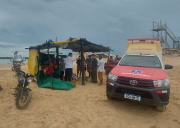 Turista cai de tirolesa após cabo de aço se romper
