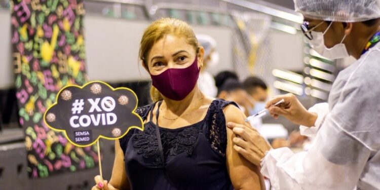 Manaus abre 52 pontos de vacinação nesta segunda-feira