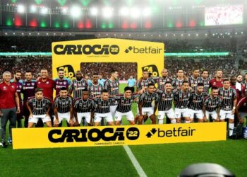 Fluminense empata com Flamengo e garante título de campeão Carioca