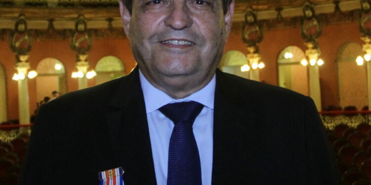 Coronel Bonates é homenageado com Medalha Tiradentes