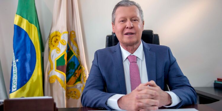 MPE arquiva denúncia de gastos excessivos com publicidade na gestão de Arthur Neto