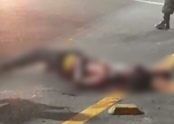 Adolescente é linchado por populares enfurecidos após assaltar ônibus 011 em Manaus